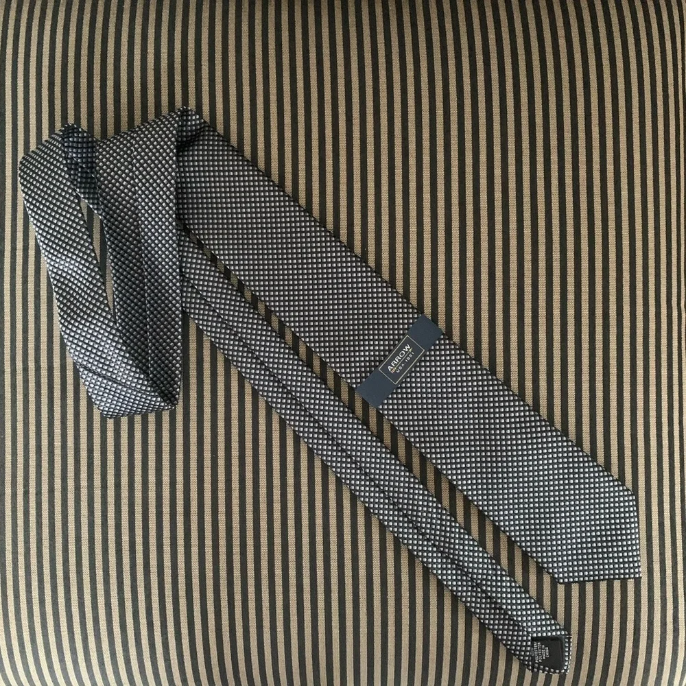Arrow Necktie Black/White/Gray Square Check Pattern Easy Care NWT Neck Tie
